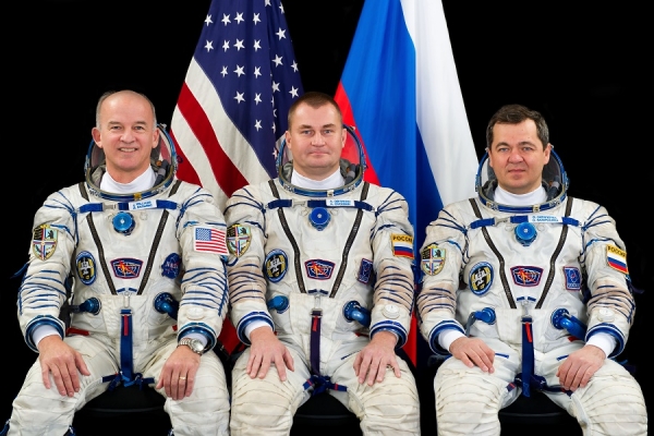 expedition-47-48-crew-members-from-left-nasa-astronaut-jeff-williams-and-roscosmos-cosmonauts-alexey-ovchinin-and-oleg-skripochka