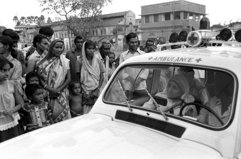 INDIA - OCTOBER 01:  Mother Teresa and the poor in Calcutta, India in October, 1979.  (Photo by Jean-Claude FRANCOLON/Gamma-Rapho via Getty Images)