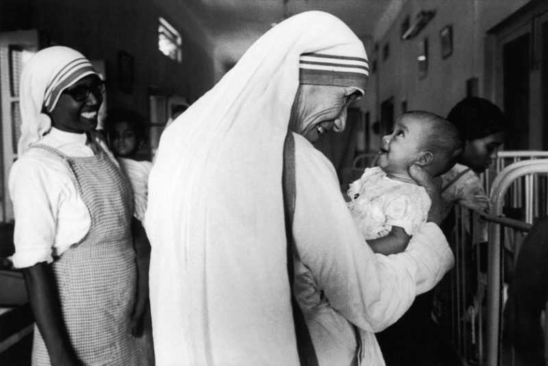 INDIA - CIRCA 1981:  Mother Teresa in Calcutta, India in 1981.  (Photo by Francois LE DIASCORN/Gamma-Rapho via Getty Images)