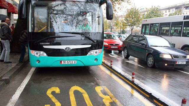 autobus-ne-tirane-640x358