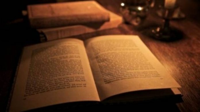 ky-euml-sht-euml-libri-m-euml-i-k-euml-rkuar-nga-politikan-euml-t_hd-780x439