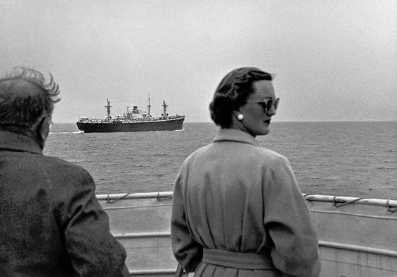 50 hijet e Bukowskit surrealist grek Andreas Embirikos Fokusi