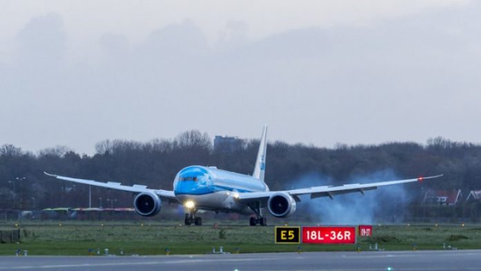 piloti-pesoi-sulm-ne-zemer-sapo-e-nisi-fluturimin-e-aeroplanit-foto-780x439