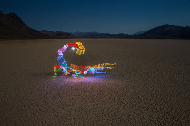 sculture-luminose-light-painting-night-writer-darren-pearson-8-640x426