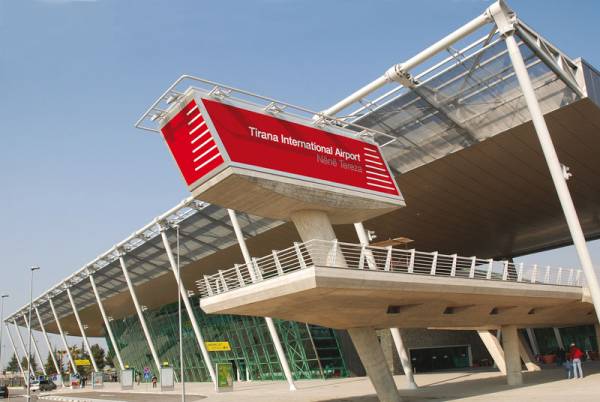 aeroporti-i-rinasit