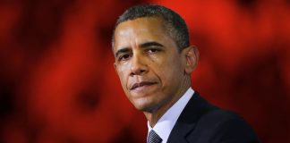 Ditën që u largua nga Shtëpia e Bardhë, Obama përjetoi edhe një tmerr në aeroplanin e tij (Foto/Video)