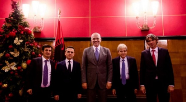 Edi-Rama-me-lideret-shqiptare-te-Maqedonise-780x439-650x358 (1)