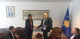 Zëvendëskryeministri i Republikës së Kosovës z. Ramiz Kelmendi zhvilloi takimin e parë pas emrimit të tre këshilltarëve të jashtëm Shkumbin Gashi, Nuhi Llugaxhiu dhe Blerim Bajraktaraj.