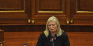 Flora Brovina: Nuk e kam parë Albin Kurtin duke aktivizuar lotsjellësin