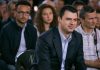 Basha pret sot në çadrën e protestës, shkrimtarë, krijues, mendimtarë