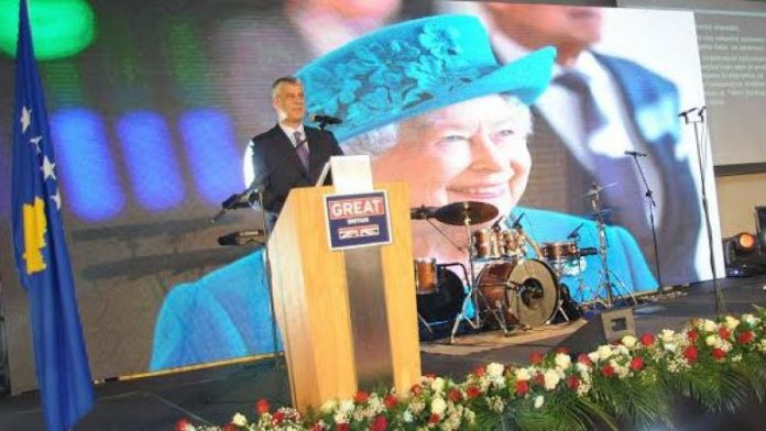 thaci-mbreteresha-elizabeth-780x439