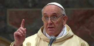 Papa Françesku: Është monstruoze që klerikët t’i abuzojnë seksualisht fëmijët