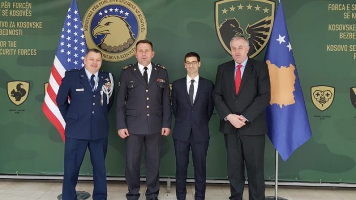 2.-Vizita-e-Asistentit-të-Sekretarit-të-Mbrojtjes-së-SHBA-ve-Robert-S.-Karem-në-MFSK-780x439
