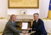 Kryeministri Haradinaj ia dorëzon Thaçit platformën për dialogun me Serbinë