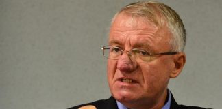 Haga vendos sot për Vojisllav Sheshelin