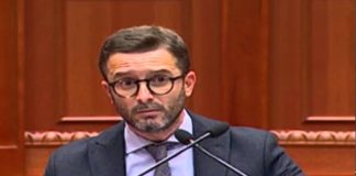 Audio-përgjimi, Braçe: Inskenim për të marrë pushtetin me dhunë