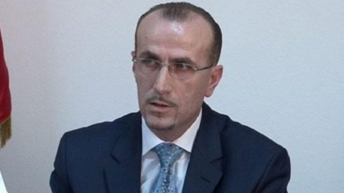 bekim-haxhiu-nuk-e-votoj-specialen-video_hd-780x439