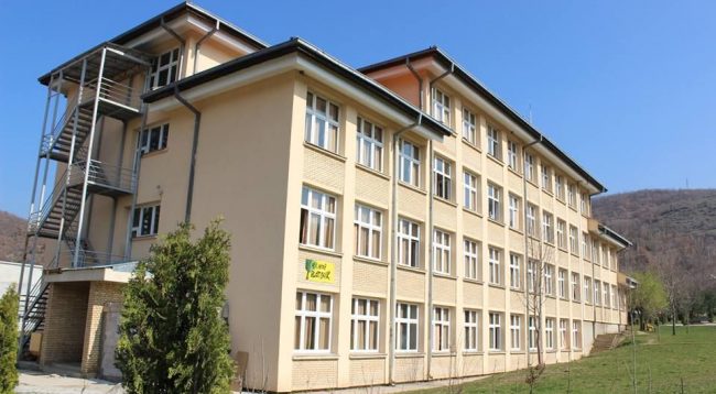 18_03_2016_3566966_shkolla___hani_i_elezit-650x358