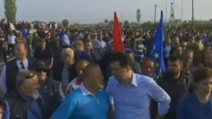 protesta-1-933x445-e1556213672362-780x439