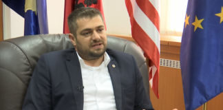 Djali i Ukshin Hotit: Kosova jo siç ka dashur babai, ende shpresë