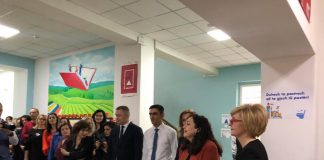 Vjosa Osmani porosit vajzat: Suksesi është i garantuar për ato që nuk dorëzohen kurrë