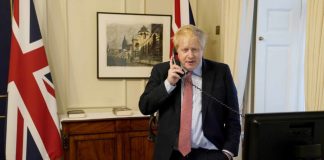 COVID-19/ Kryeministri Johnson paraqet planin e hapjes së Britanisë