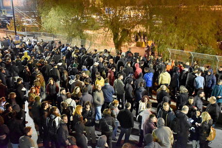 Clashes in Mytilene over new migrant camps