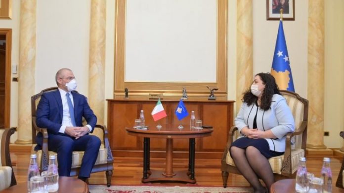 2020_04_09_Osmani-Kushtetuta-e-Kosovës-rrumbullakësim-i-përpjekjeve-për-shtetin-1-780x439