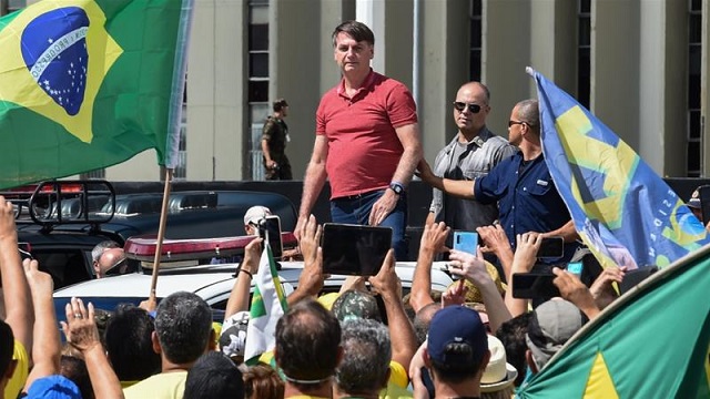 Presidenti-i-Brazilit-u-bashkohet-protestave-kundër-izolimit