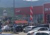 Në hapjen e “Bau Market” në Prizren më dendur se në dasma
