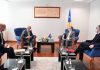 Hoti priti shefin e Misionit të KNKK-së në Kosovë, Agim Gashi