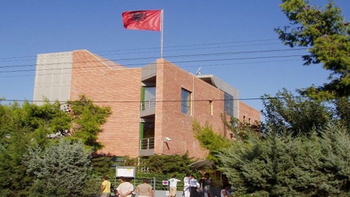 am (1)