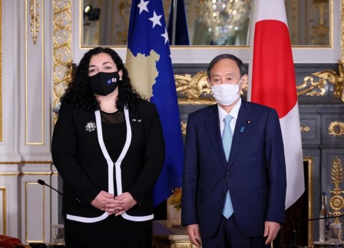 Presidentja-Vjosa-Osmani-takon-kryeministrin-e-Japonisë-Yoshihide-Suga_1